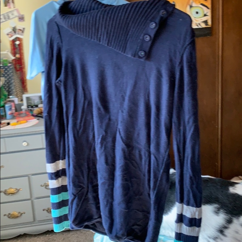 blue grey and teal long sleeve